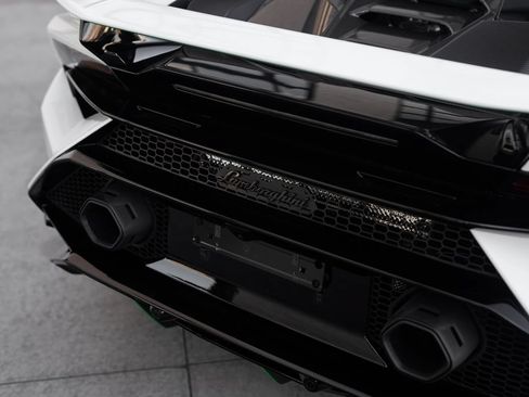 Used 2023 Lamborghini Huracan Tecnica RWD image 10
