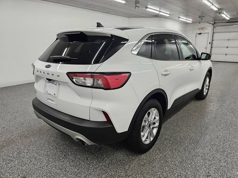 Used 2022 Ford Escape SE w/ Convenience Package FWD image 4