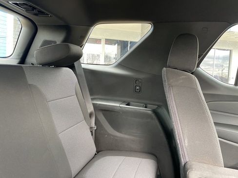 Used 2023 Chevrolet Traverse LT image 37