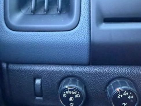 Used 2016 Chevrolet Colorado Z71 AWD/4WD image 18