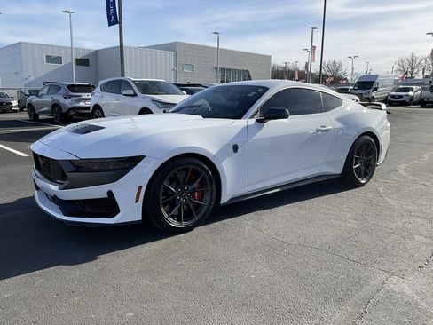 Used 2025 Ford Mustang Dark Horse image 3