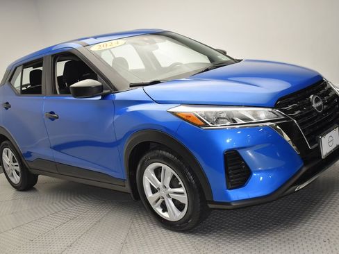 Used 2024 Nissan Kicks S FWD image 3
