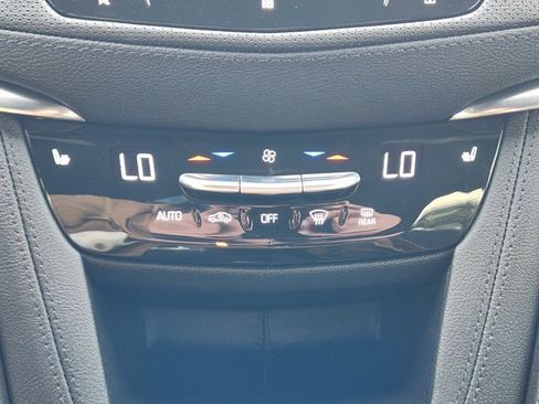 Used 2020 Cadillac XT5 Premium Luxury w/ LPO, Floor Liner Package image 19