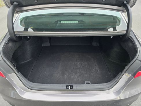 Used 2019 Toyota Camry LE FWD image 14