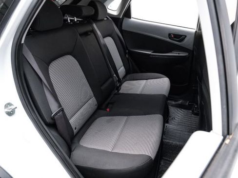Used 2021 Hyundai Kona SE FWD image 39