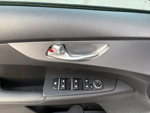 Certified 2023 Kia Forte LXS image 18