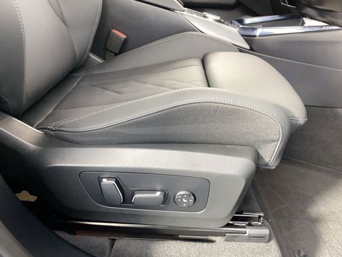 Used 2025 BMW X3 xDrive30i w/ Premium Package image 31