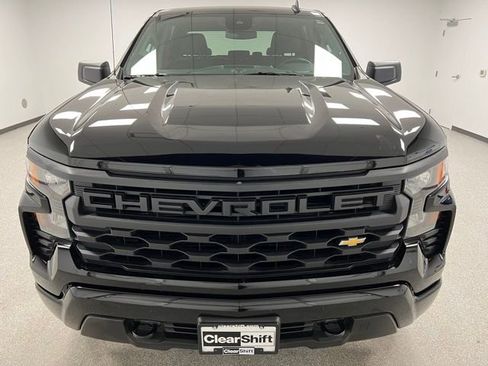 Used 2023 Chevrolet Silverado 1500 Custom image 3