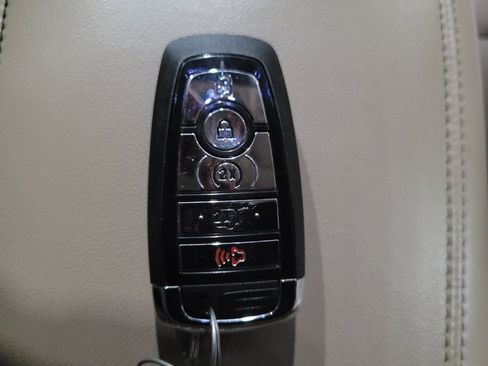 Used 2022 Lincoln Corsair AWD w/ Premium Package image 32