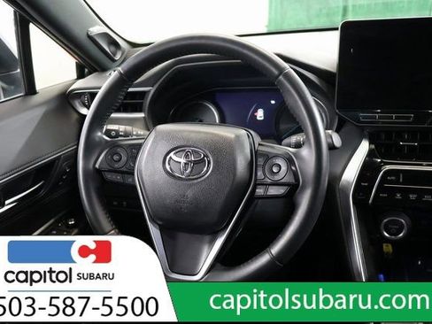 Used 2024 Toyota Venza XLE image 15