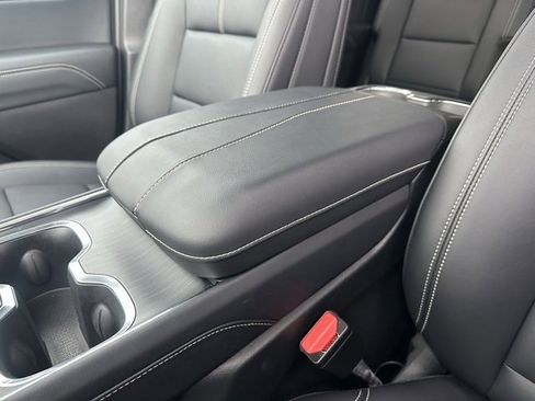 Certified 2025 GMC Acadia Elevation w/ Elevation Premium Package image 11