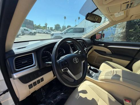 Used 2015 Toyota Highlander XLE FWD image 8
