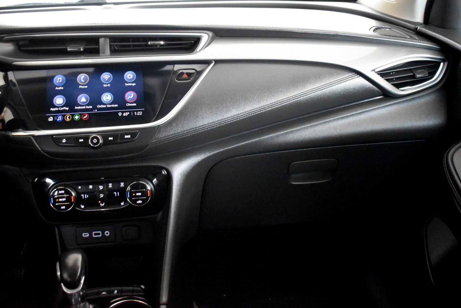 Used 2021 Buick Encore GX Essence w/ Experience Buick Package FWD image 11