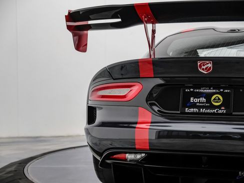 Used 2017 Dodge Viper ACR w/ Extreme Aero Package RWD image 17