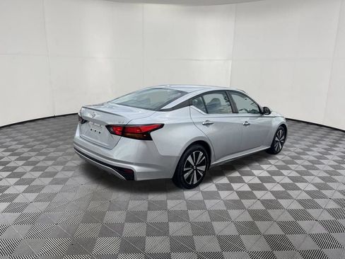 Used 2021 Nissan Altima 2.5 SV FWD image 5