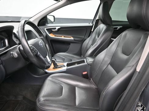 Used 2017 Volvo XC60 T5 Inscription w/ Preferred Option Package image 25