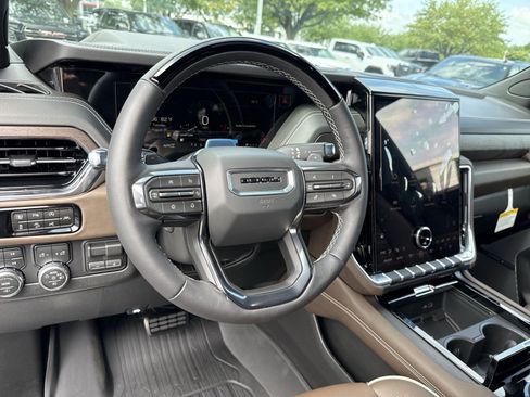 New 2026 GMC Yukon XL Denali Ultimate w/ LPO, Floor Liner Package AWD/4WD image 13