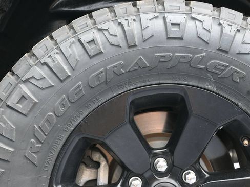 Used 2023 RAM 1500 Laramie AWD/4WD image 44