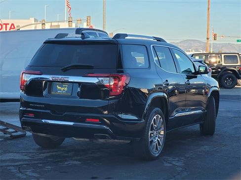 Used 2023 GMC Acadia Denali image 4