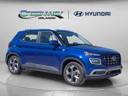 Used 2022 Hyundai Venue Limited FWD image 1