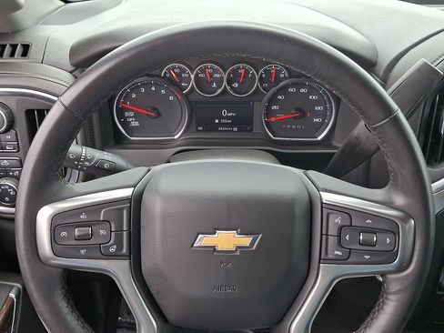 Used 2022 Chevrolet Silverado 1500 LT AWD/4WD image 18