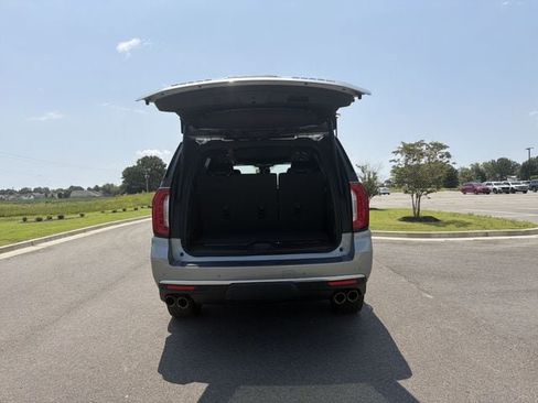 Used 2023 GMC Yukon Denali RWD image 18