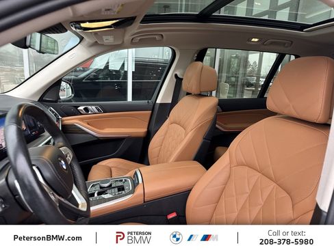 Used 2023 BMW X7 xDrive40i w/ Premium Package image 16
