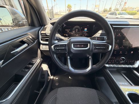 Used 2025 GMC Acadia Elevation FWD image 10