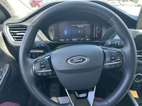 Used 2024 Ford Escape Active AWD/4WD image 3