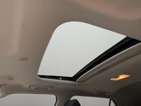 Used 2023 Hyundai Venue SEL w/ Cargo Package image 10