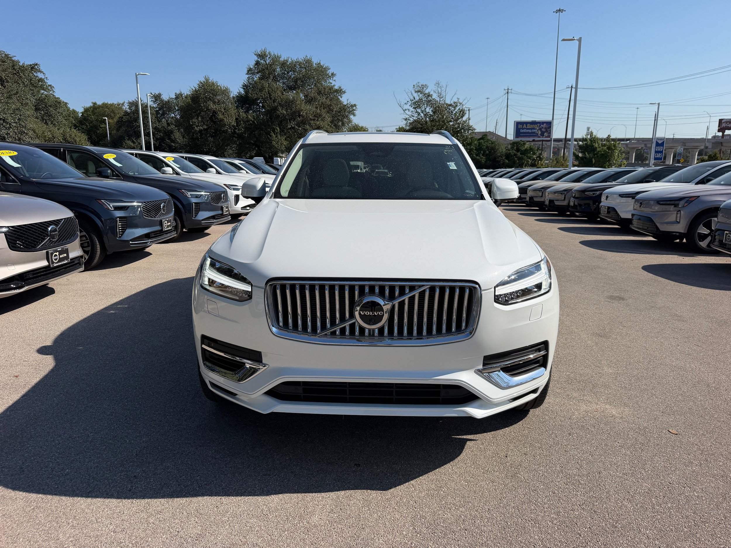 Certified 2025 Volvo XC90 T8 Plus w/ Protection Package Premier AWD/4WD image 8