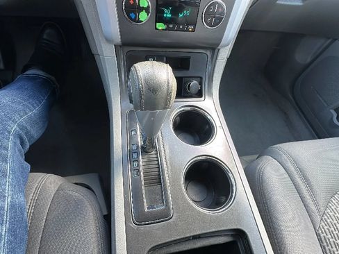 Used 2009 Chevrolet Traverse LT FWD image 15
