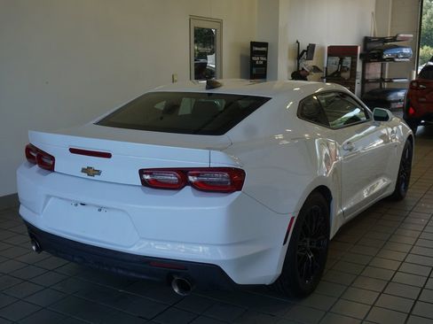 Used 2022 Chevrolet Camaro LT w/ Technology Package image 16