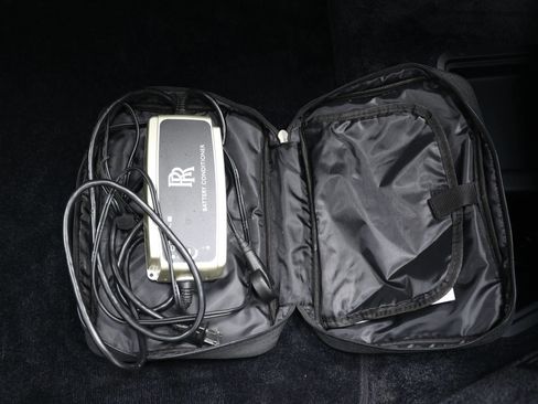 Used 2015 Rolls-Royce Ghost image 77