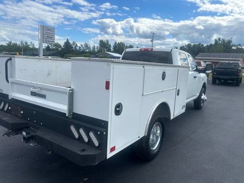 Used 2024 RAM 3500 Tradesman w/ Chrome Appearance Group AWD/4WD image 5