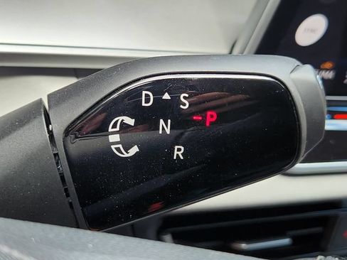 New 2026 Volkswagen Tiguan SE R-Line AWD/4WD image 18