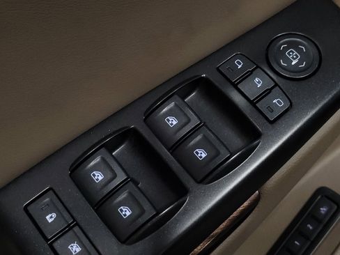 Used 2017 GMC Yukon SLT w/ Premium Edition AWD/4WD image 27
