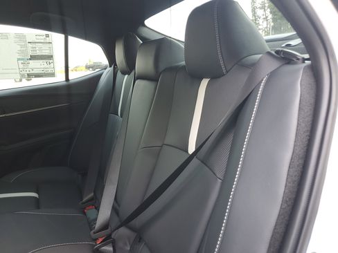 Used 2025 Toyota Camry SE image 12