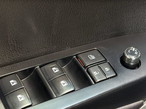 Used 2019 Toyota Highlander Limited AWD/4WD image 22