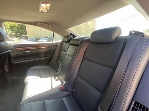 Used 2013 Lexus ES 300h w/ Luxury Pkg FWD image 20