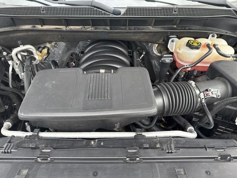 Used 2022 Chevrolet Suburban RST w/ Sport Performance Package image 43