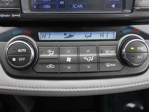 Used 2013 Toyota RAV4 Limited image 23