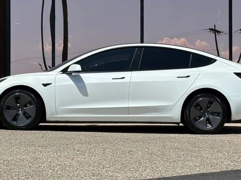 Used 2023 Tesla Model 3 Standard Range RWD image 5