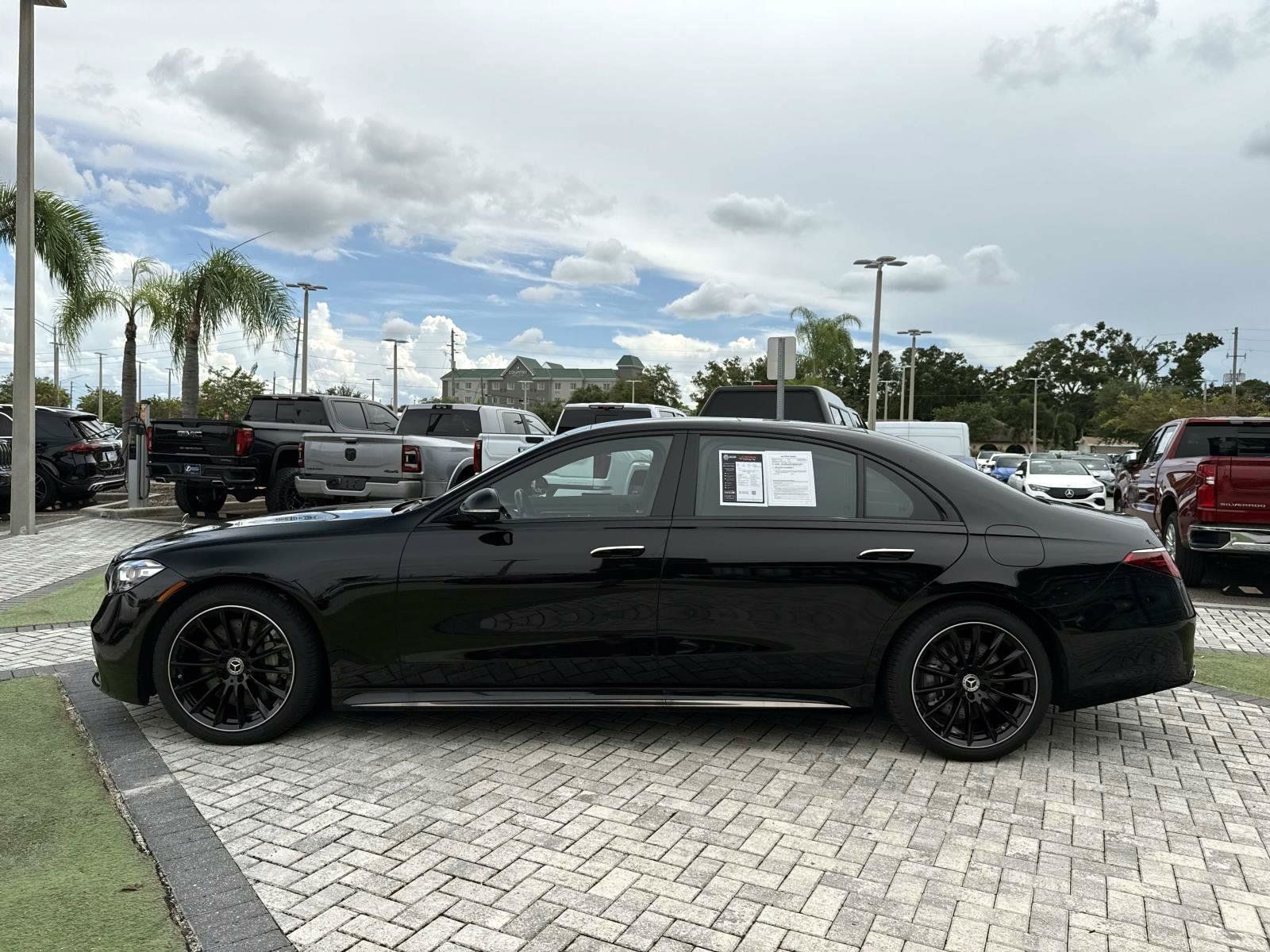 Certified 2025 Mercedes-Benz S 580e 4MATIC Sedan w/ AMG Line Package image 3