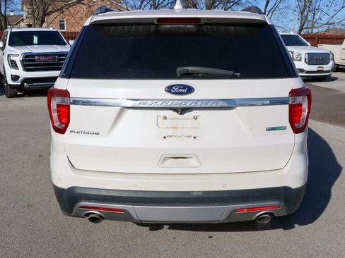 Used 2016 Ford Explorer XLT w/ Equipment Group 202A image 5