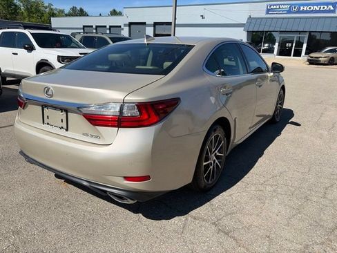 Used 2016 Lexus ES 350 w/ Luxury Package w/Wood Trim FWD image 7