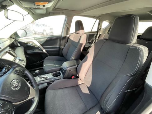 Used 2018 Toyota RAV4 XLE image 20