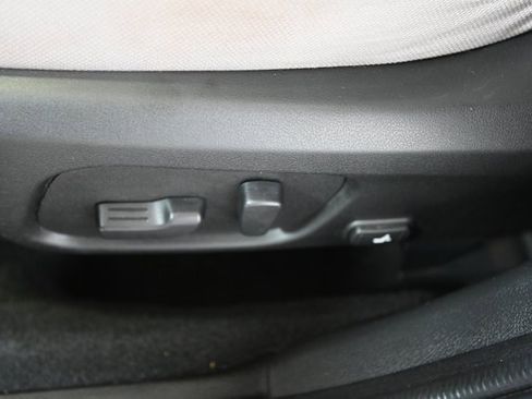 Used 2018 Subaru Forester 2.5i Premium w/ All-Weather Package image 22