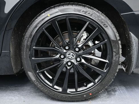 Used 2022 Toyota Camry XSE image 11