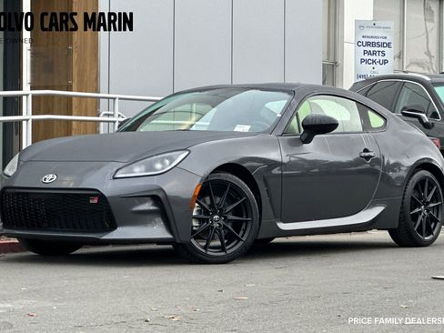 Used 2024 Toyota GR86 Premium image 1
